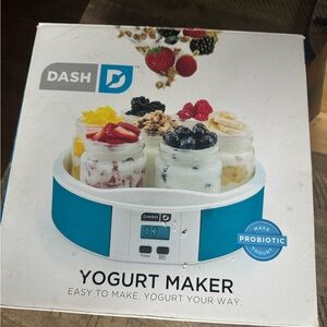 Dash Yogurt Maker with Blue Accents